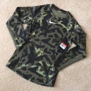 Nike Boys Pro Therma Camo Warm Long Sleeve Crew, L
